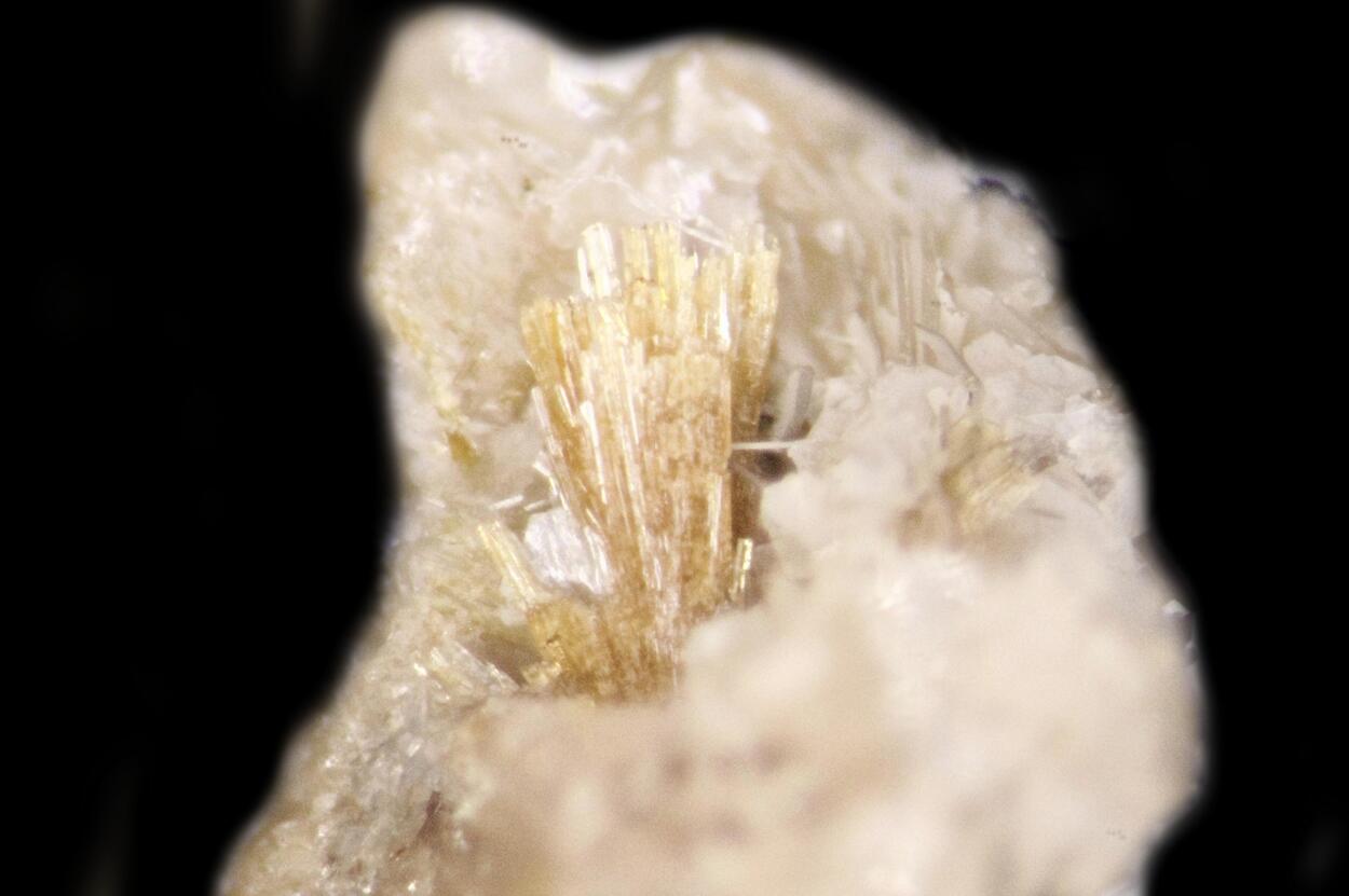 Bussyite-(Ce)
