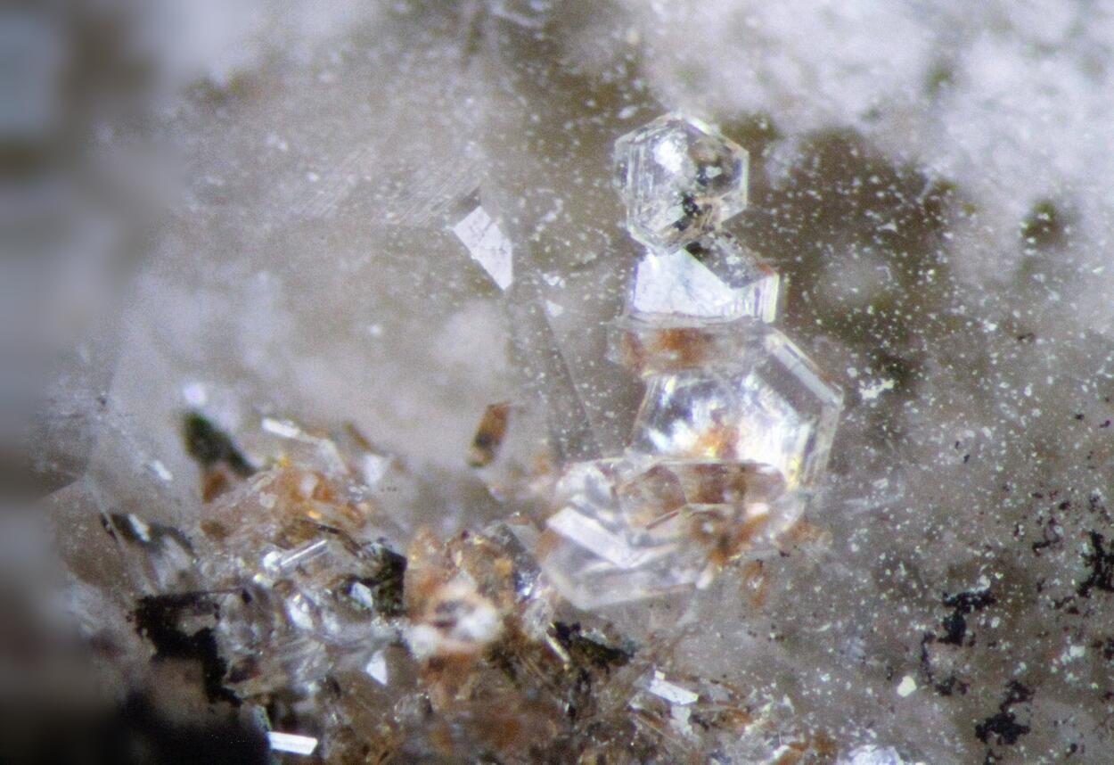 Unnamed (Na-Mg-Mn Oxide) & Catapleiite