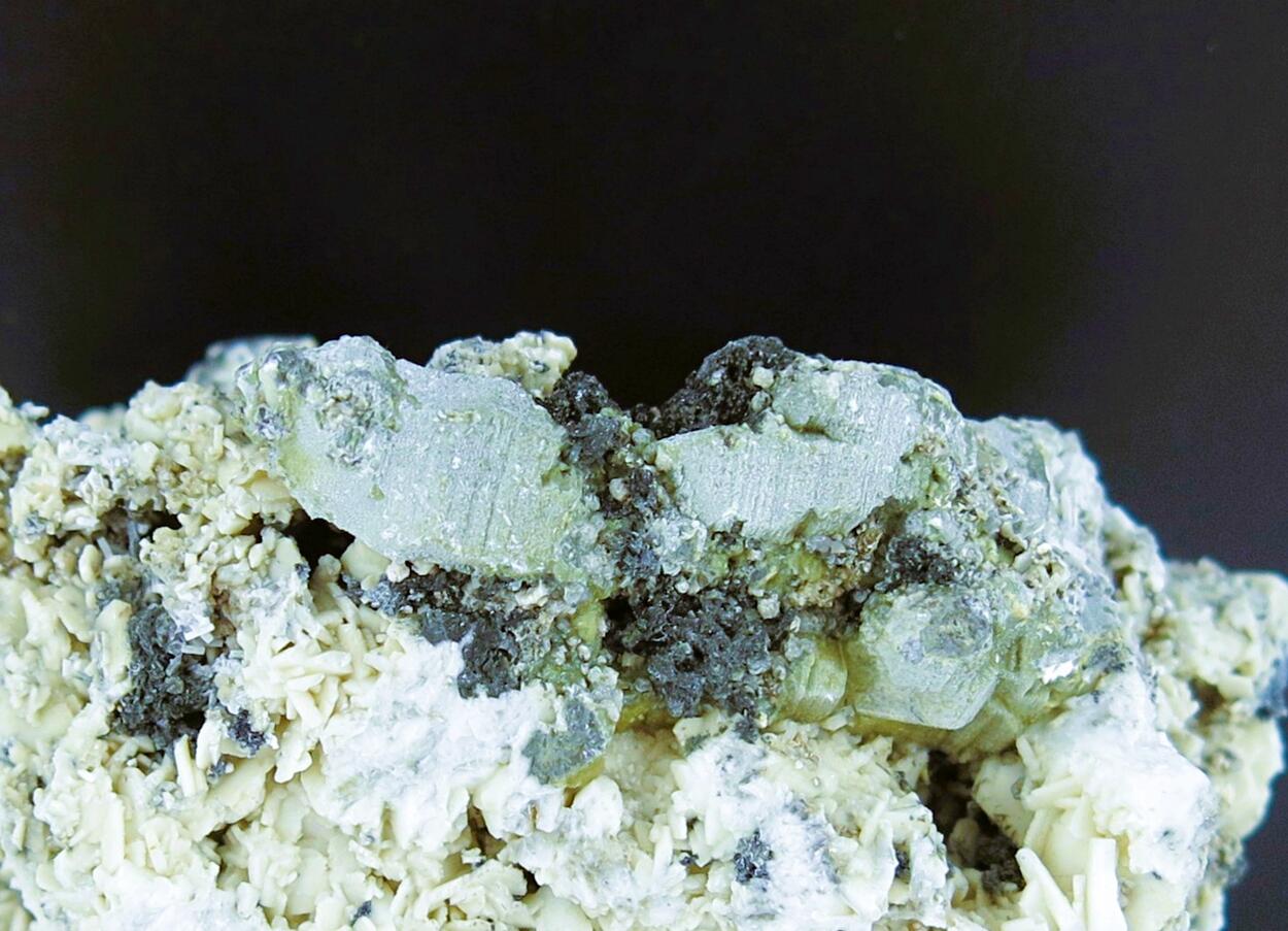 Alicewilsonite-(YCe)