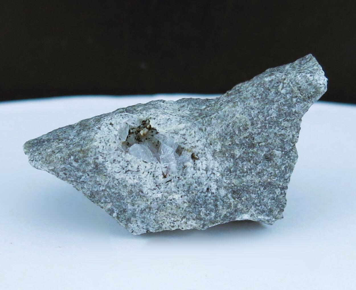 Nenadkevichite & Hilairite