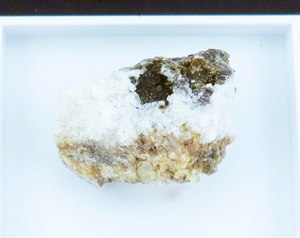 Greifensteinite & Cookeite