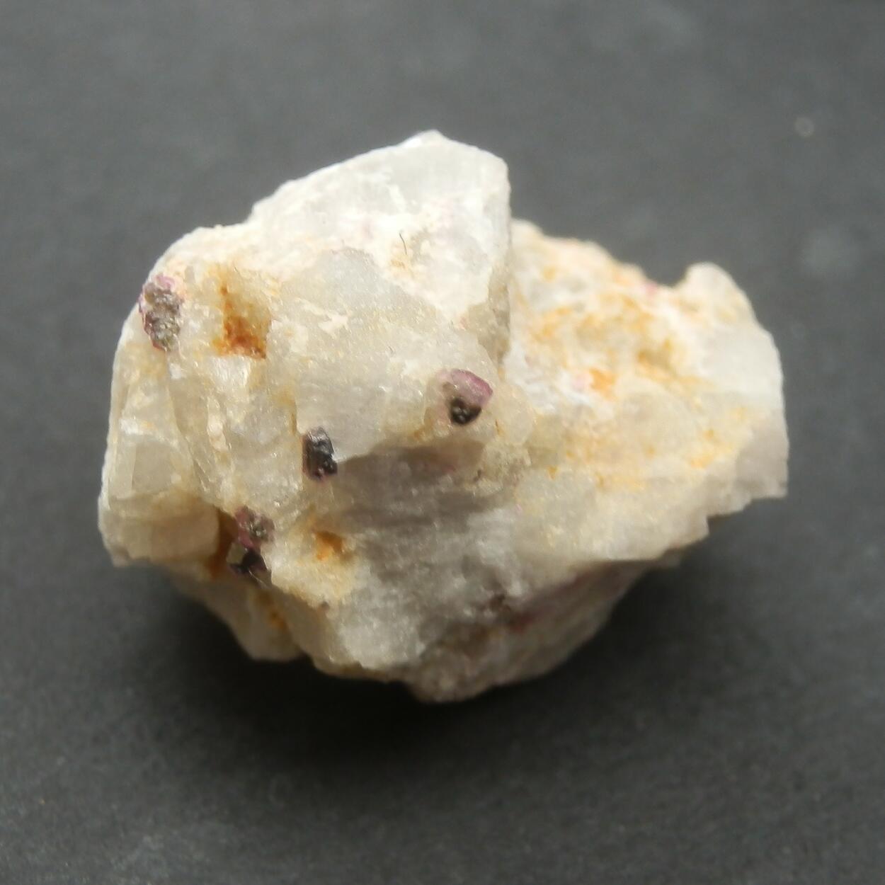 Hydrokenopyrochlore & Rubellite