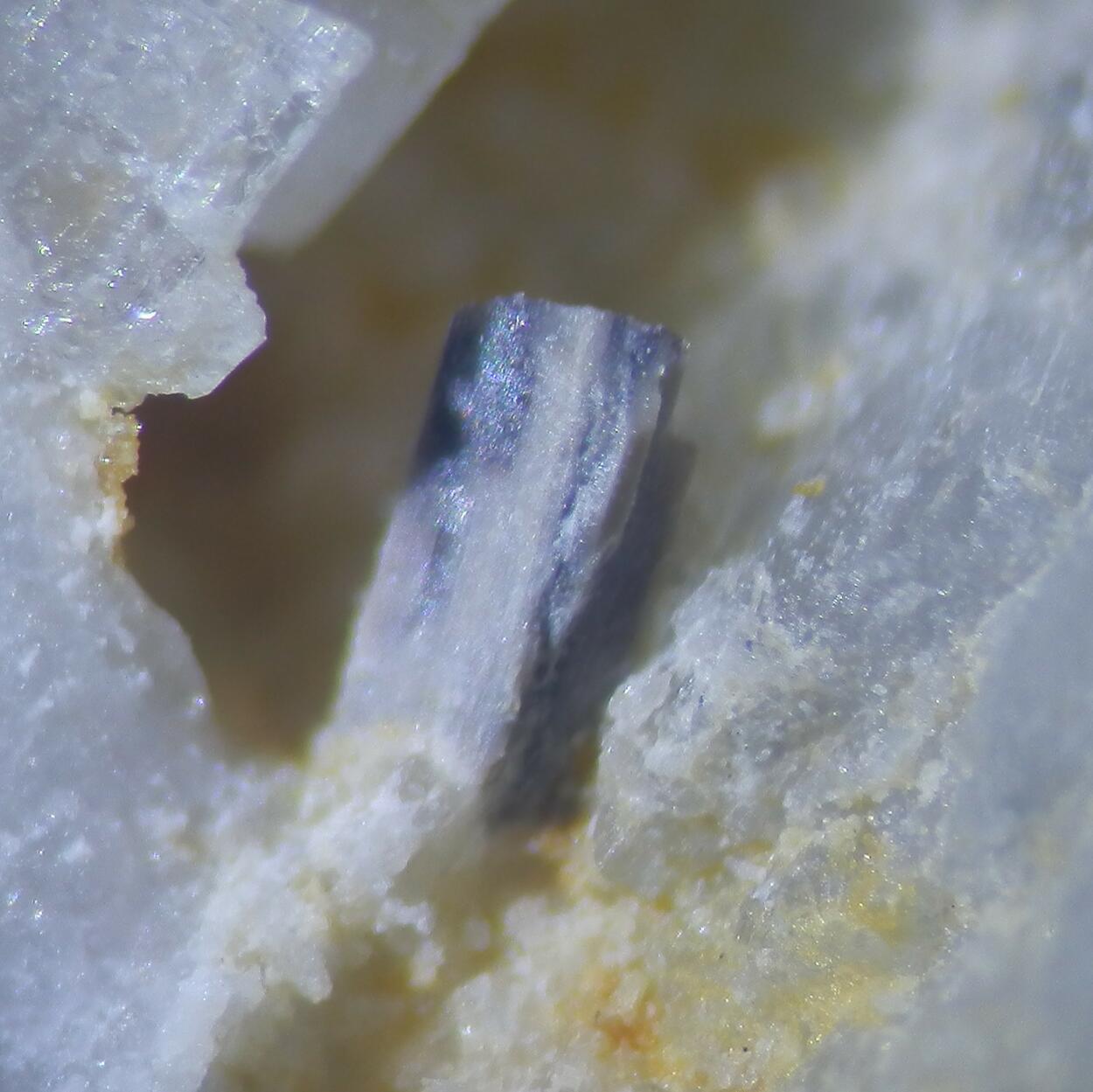 Hydrokenopyrochlore & Rubellite