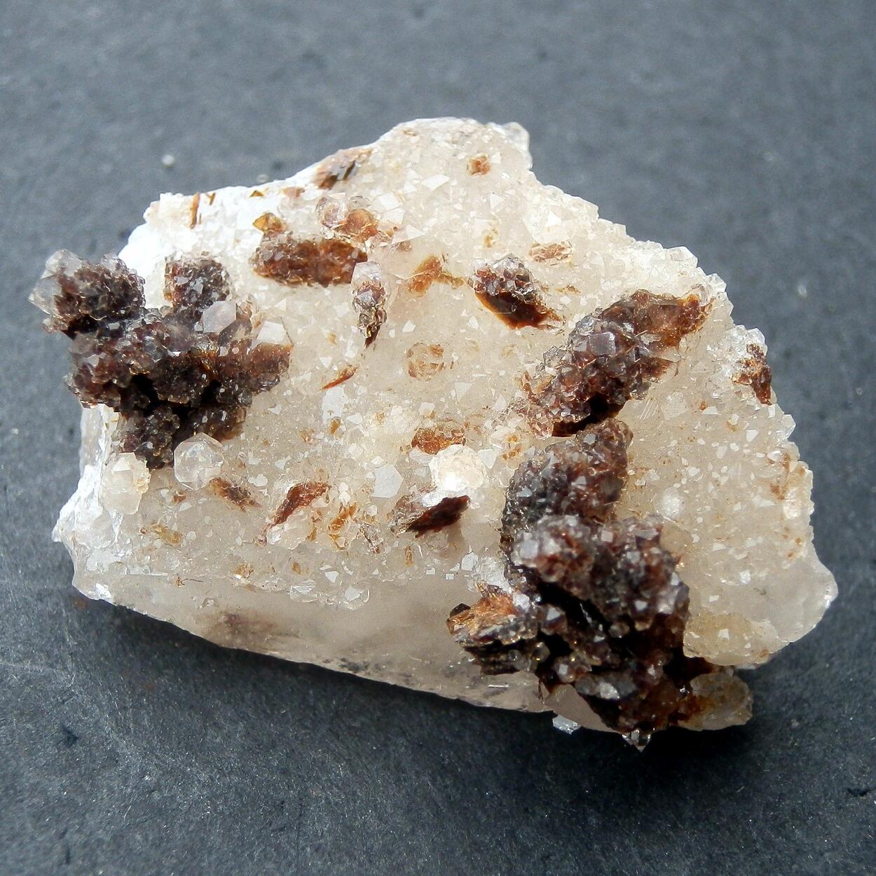 Hubeite & Fluorapophyllite-(K)