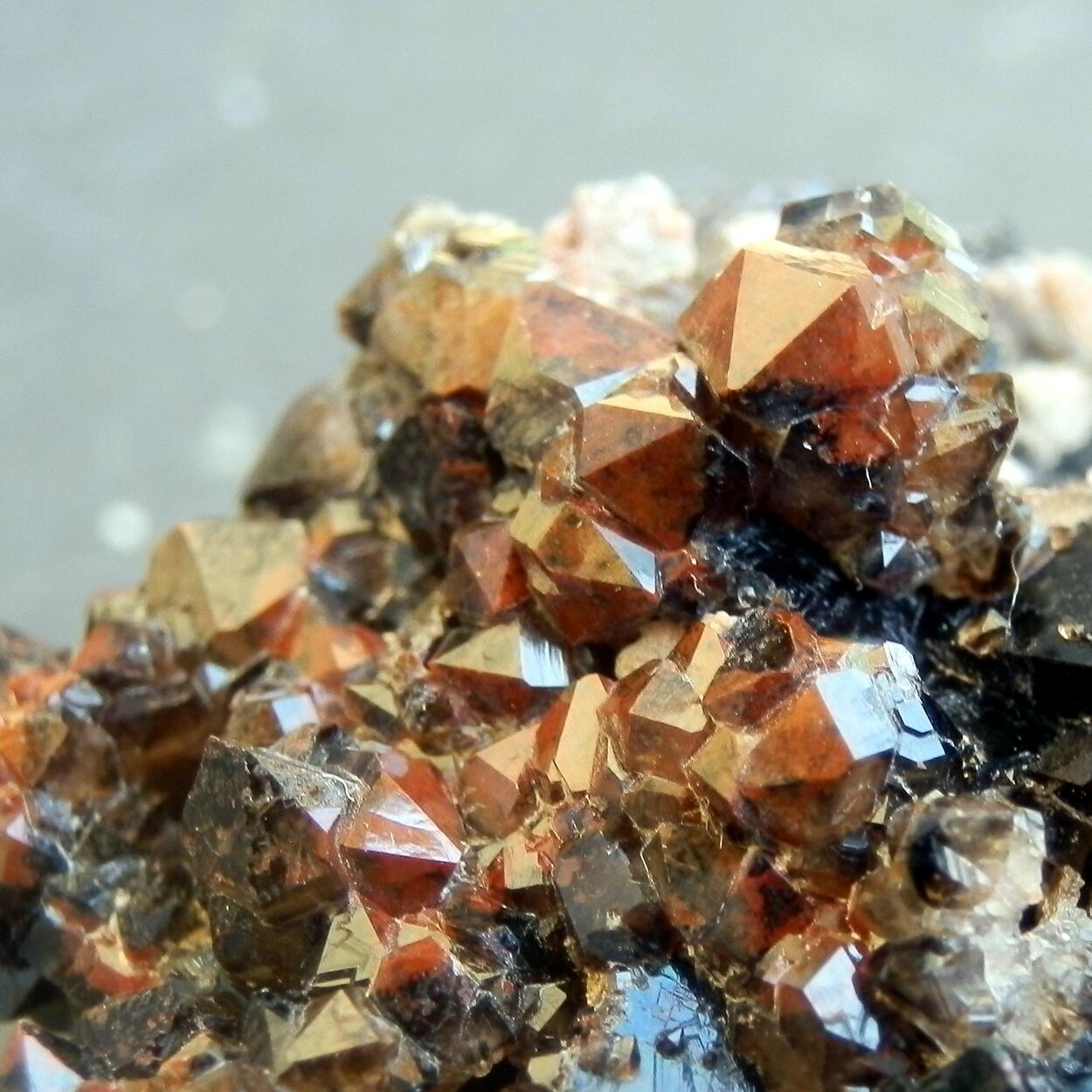 Quartz Var Eisenkiesel & Fluorite