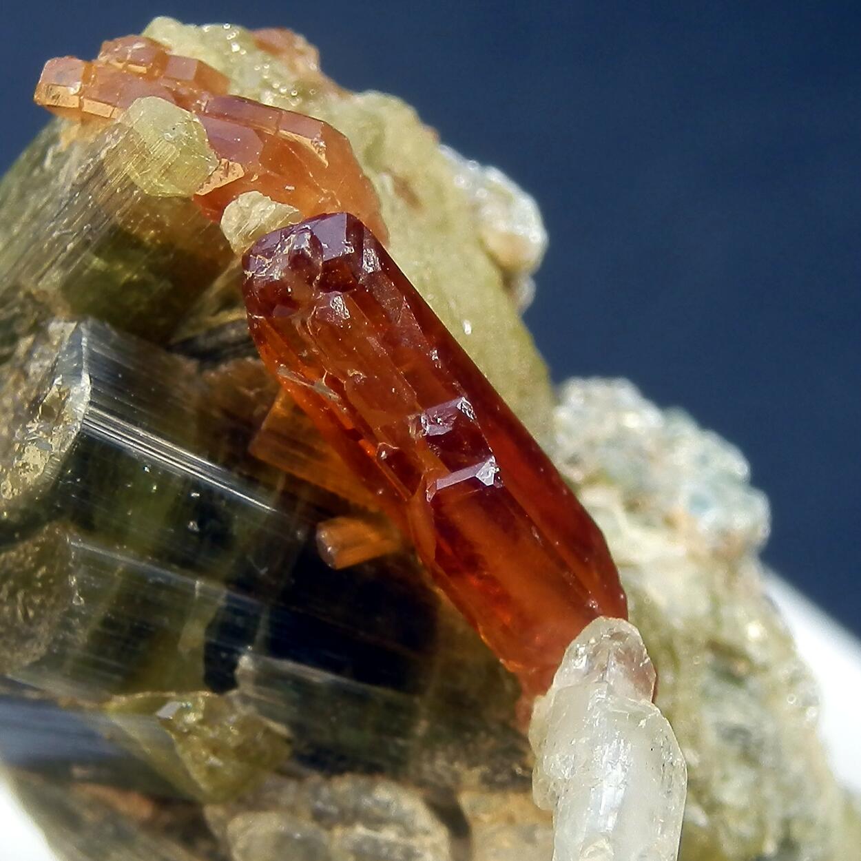 Garnet & Diopside & Vesuvianite