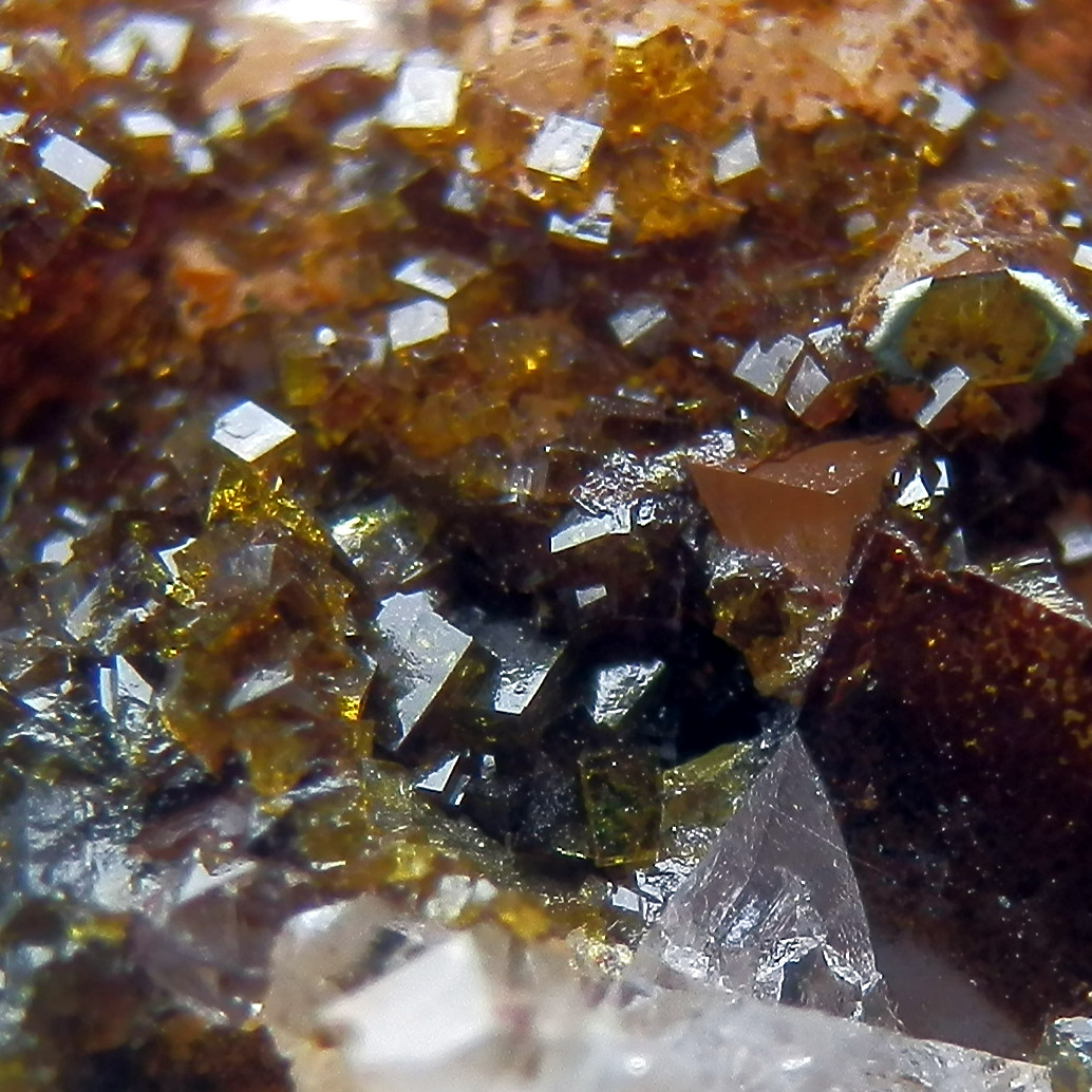 Bariopharmacosiderite & Fluorite
