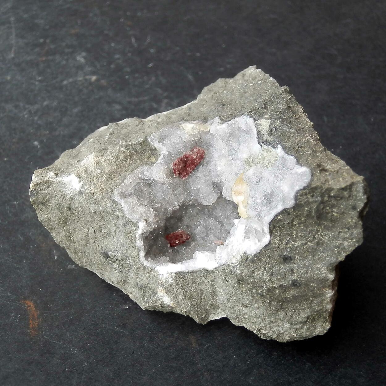 Epistilbite & Chabazite Var Phacolite