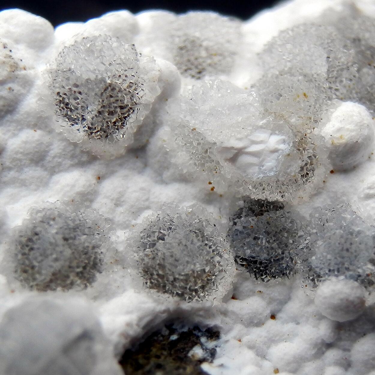 Phillipsite-Na & Gonnardite & Chabazite-Na