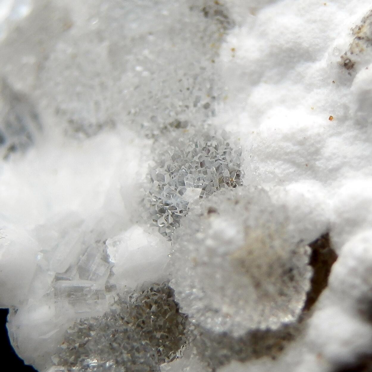 Phillipsite-Na & Gonnardite & Chabazite-Na