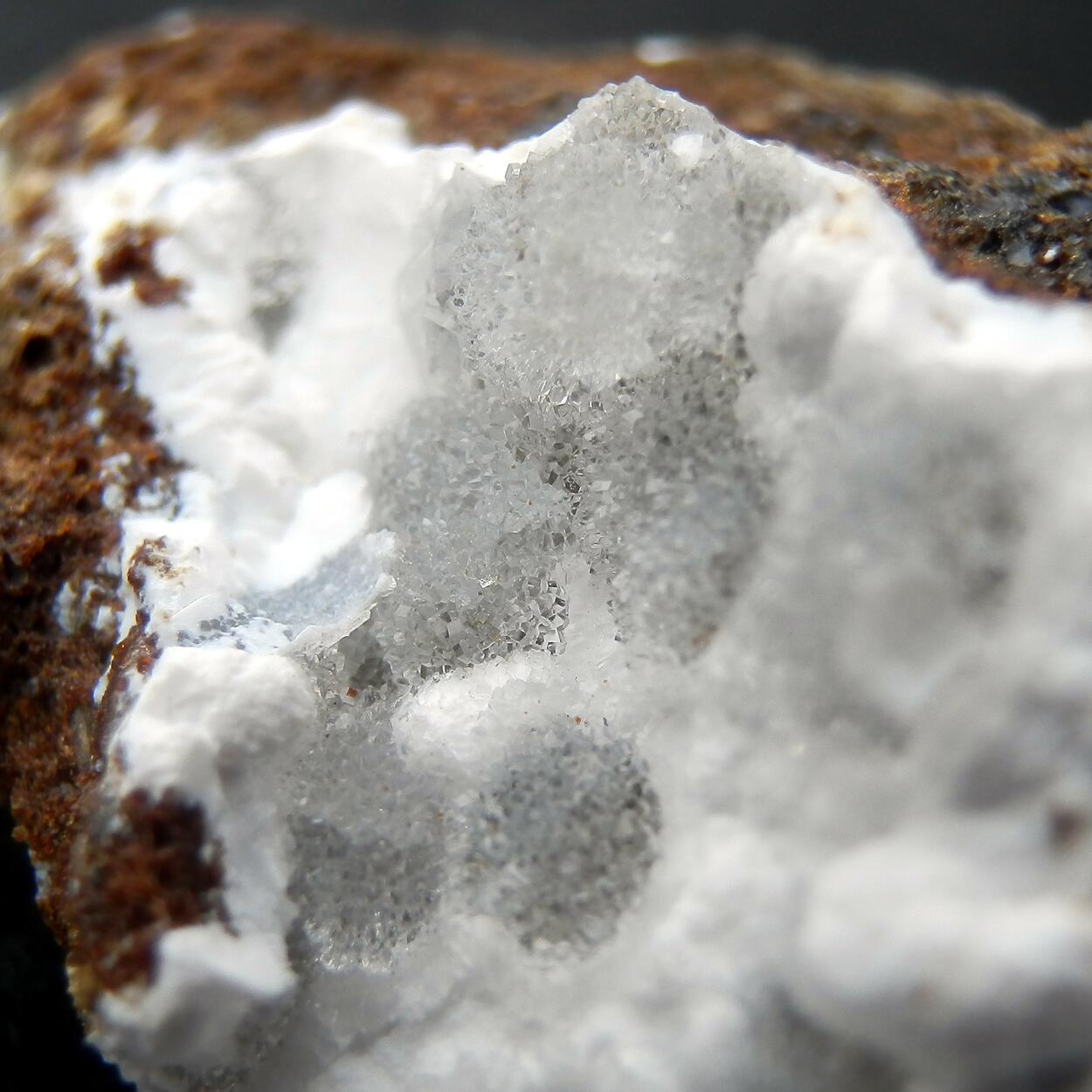 Phillipsite-Na & Gonnardite & Chabazite-Na