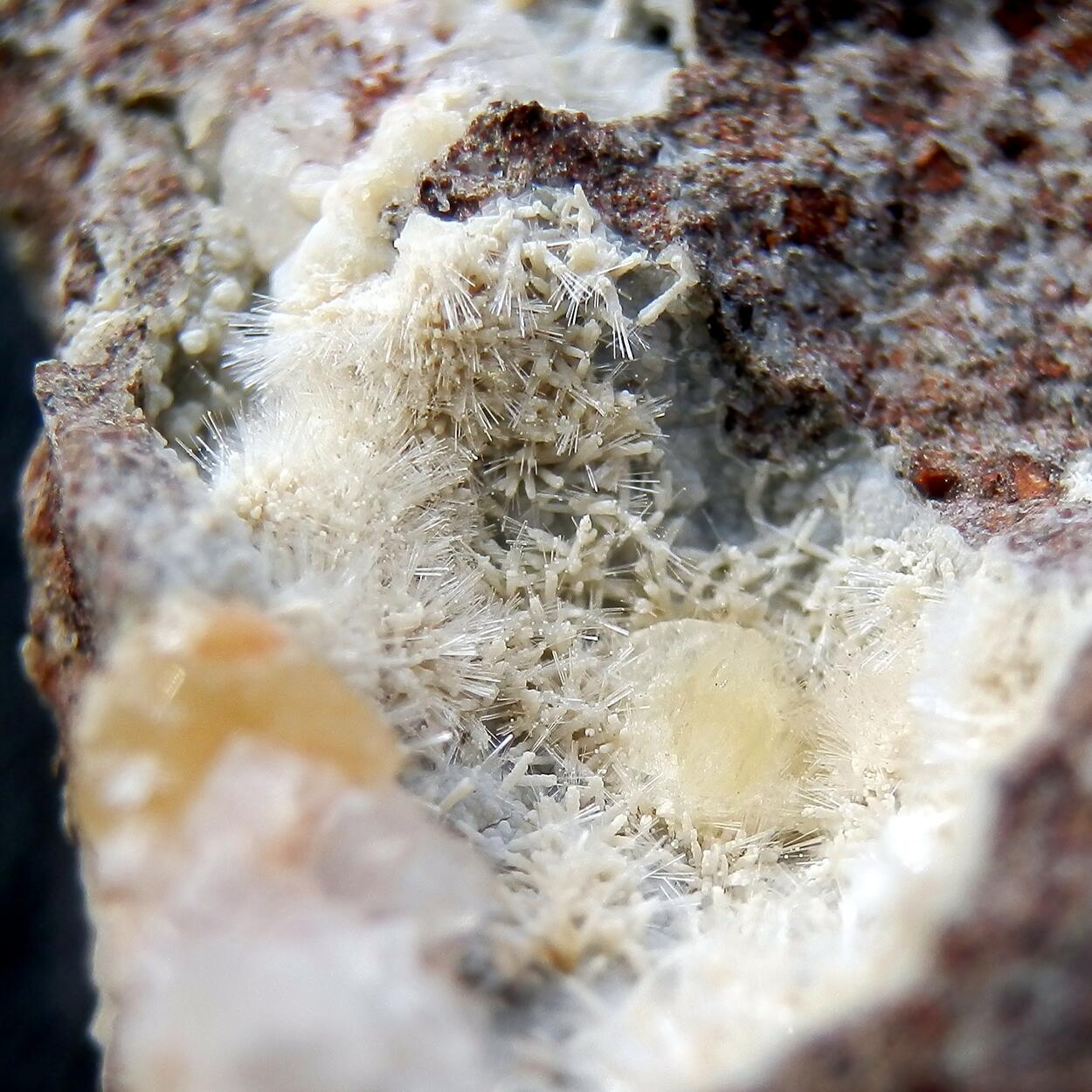 Offretite & Phillipsite-Ca