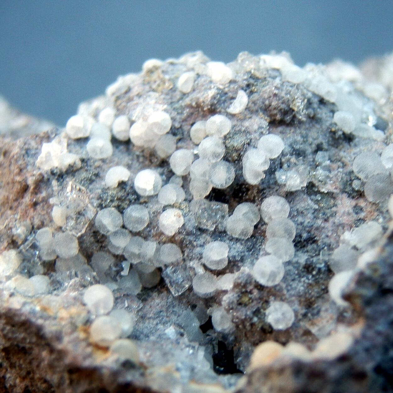 Phillipsite & Chabazite & Offretite