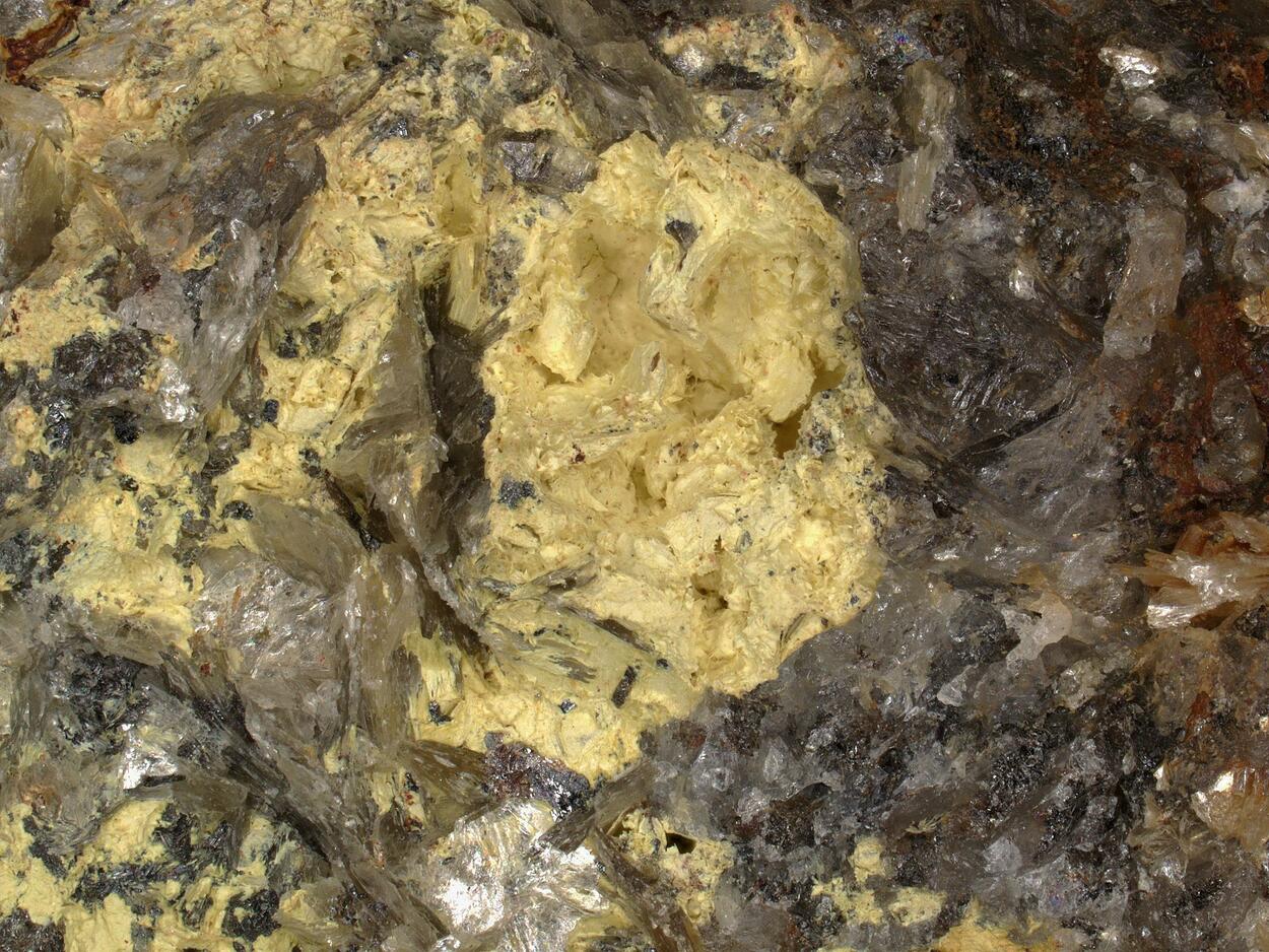 Ferrimolybdite