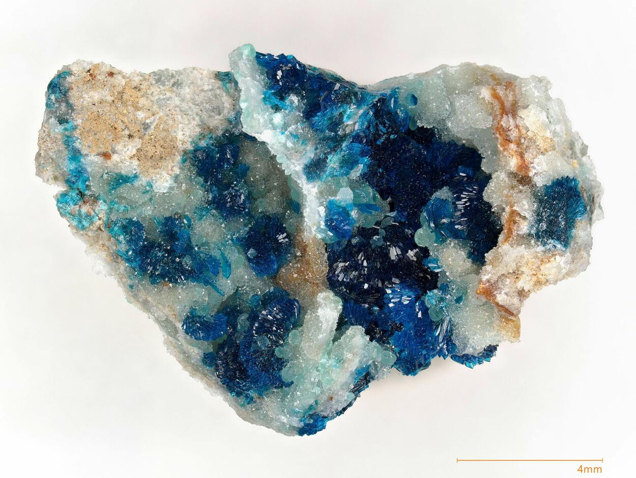 Cuprodongchuanite With Veszelyite