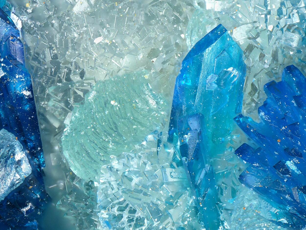 Cuprodongchuanite With Veszelyite