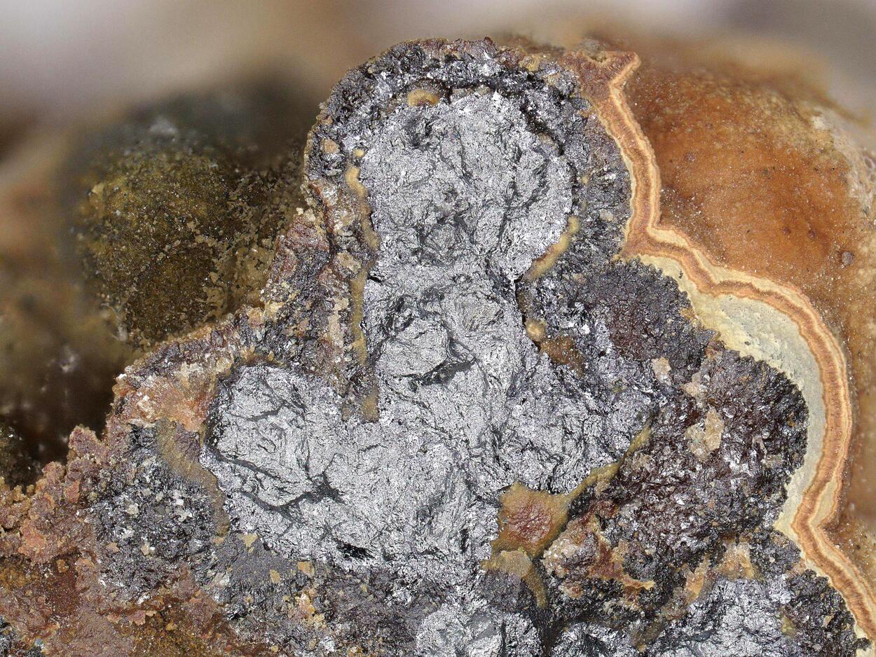 Jordanite & Schalenblende