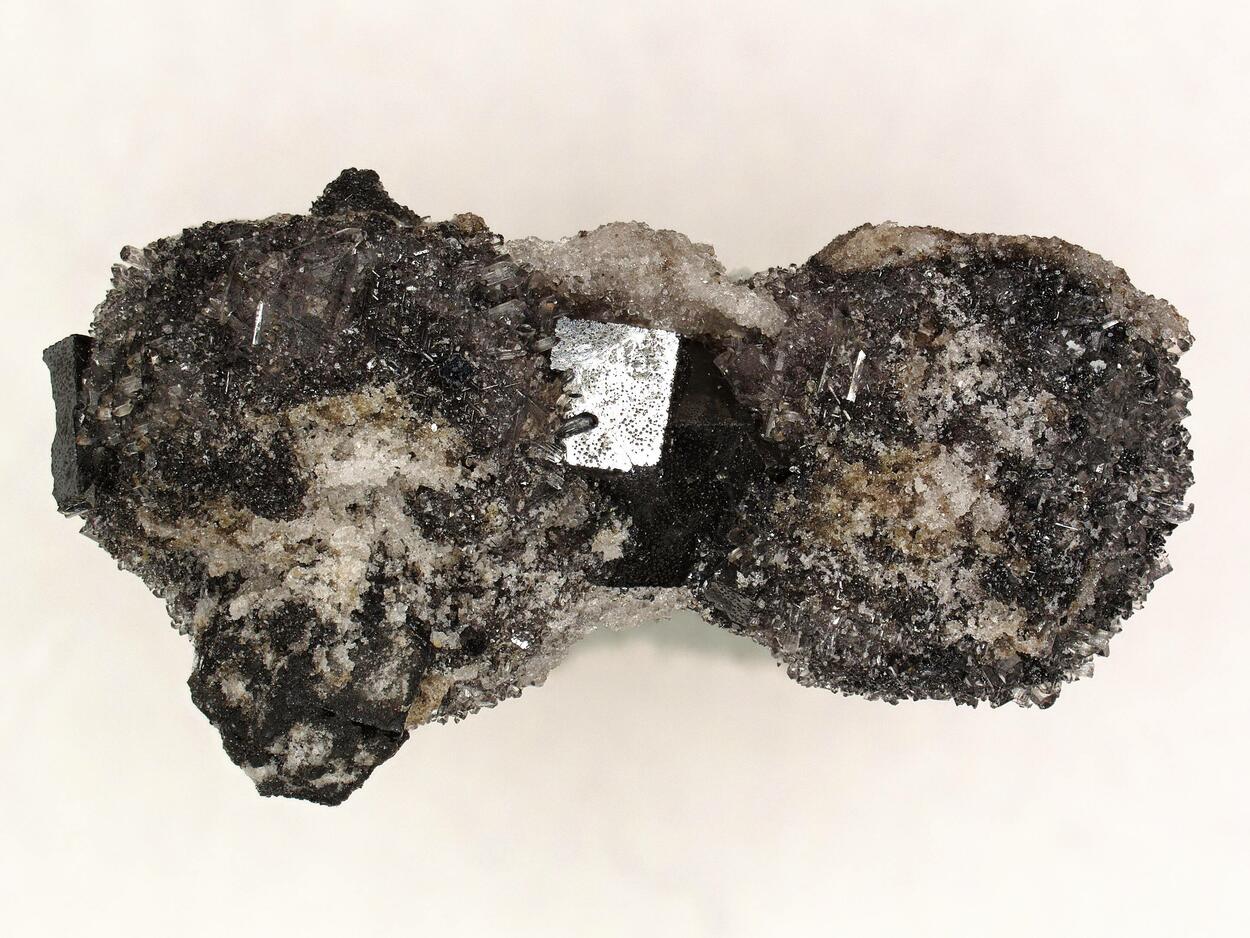 Hematite Psm Garnet With Bixbyite