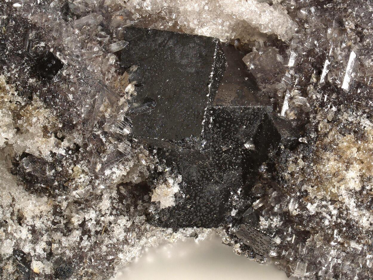 Hematite Psm Garnet With Bixbyite