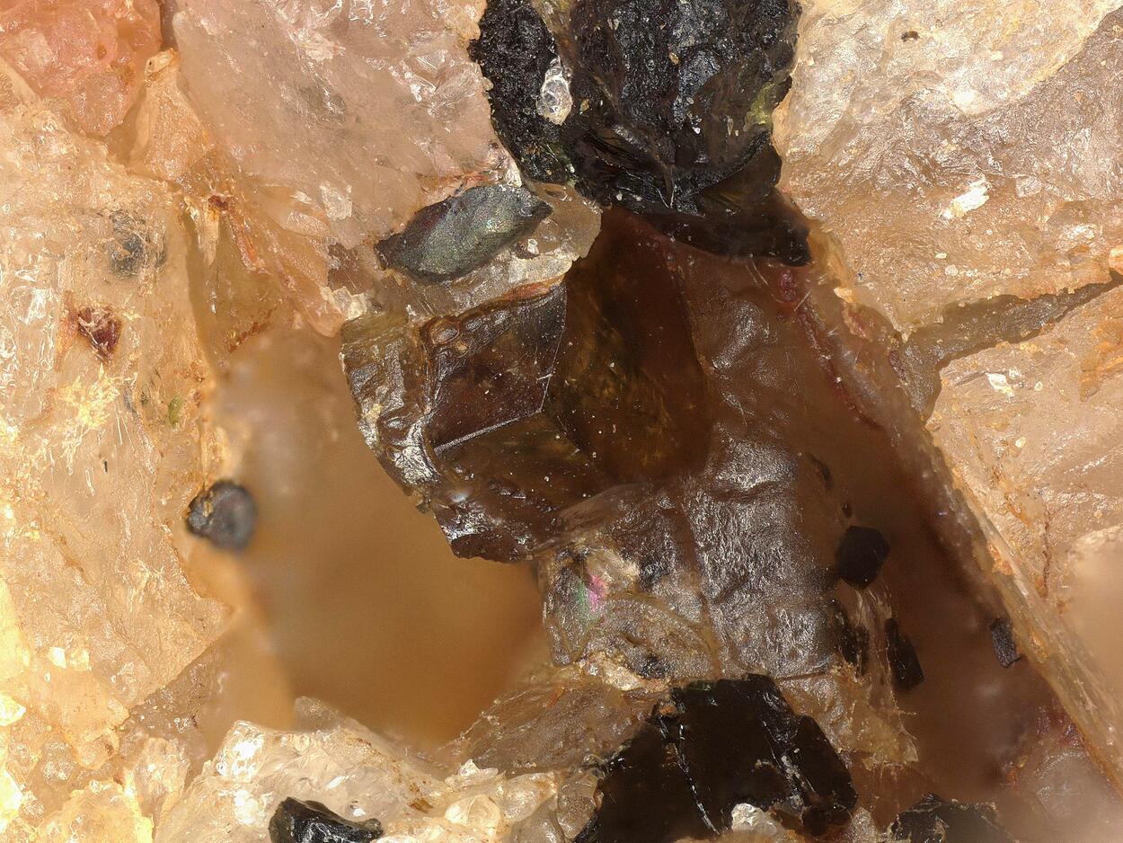 Thorite & Stillwellite-(Ce)