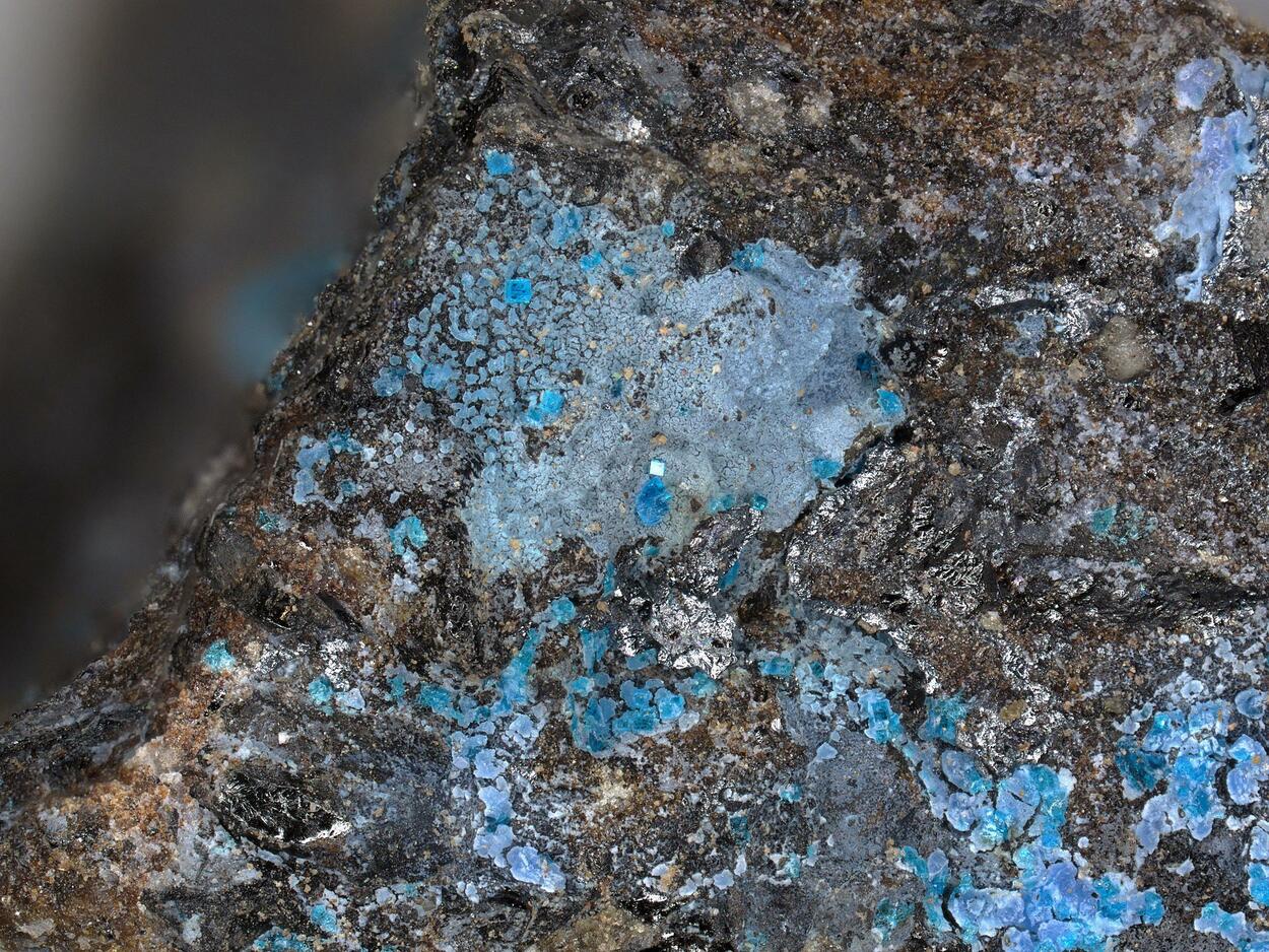 Ramazzoite