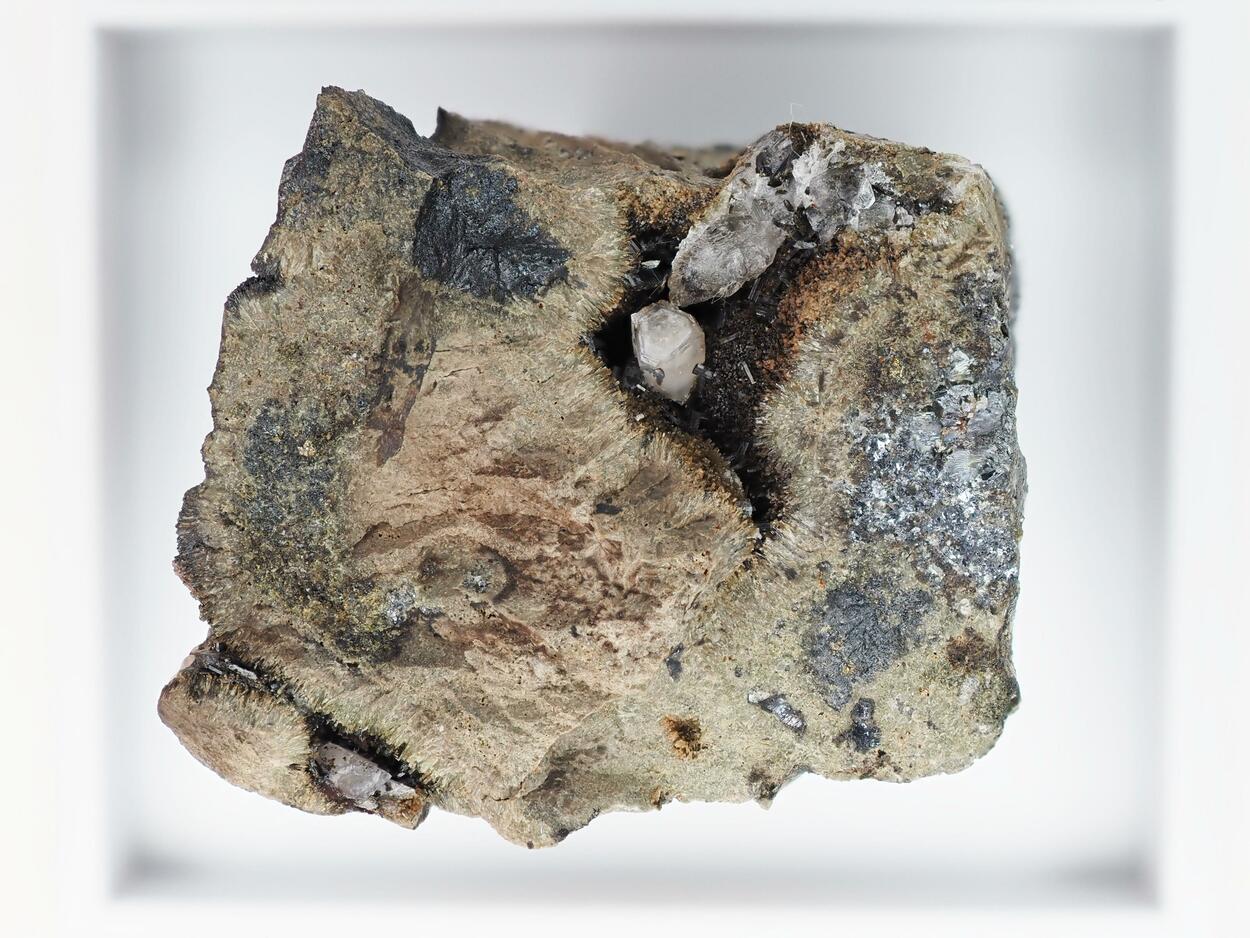 Manganbabingtonite & Johannsenite