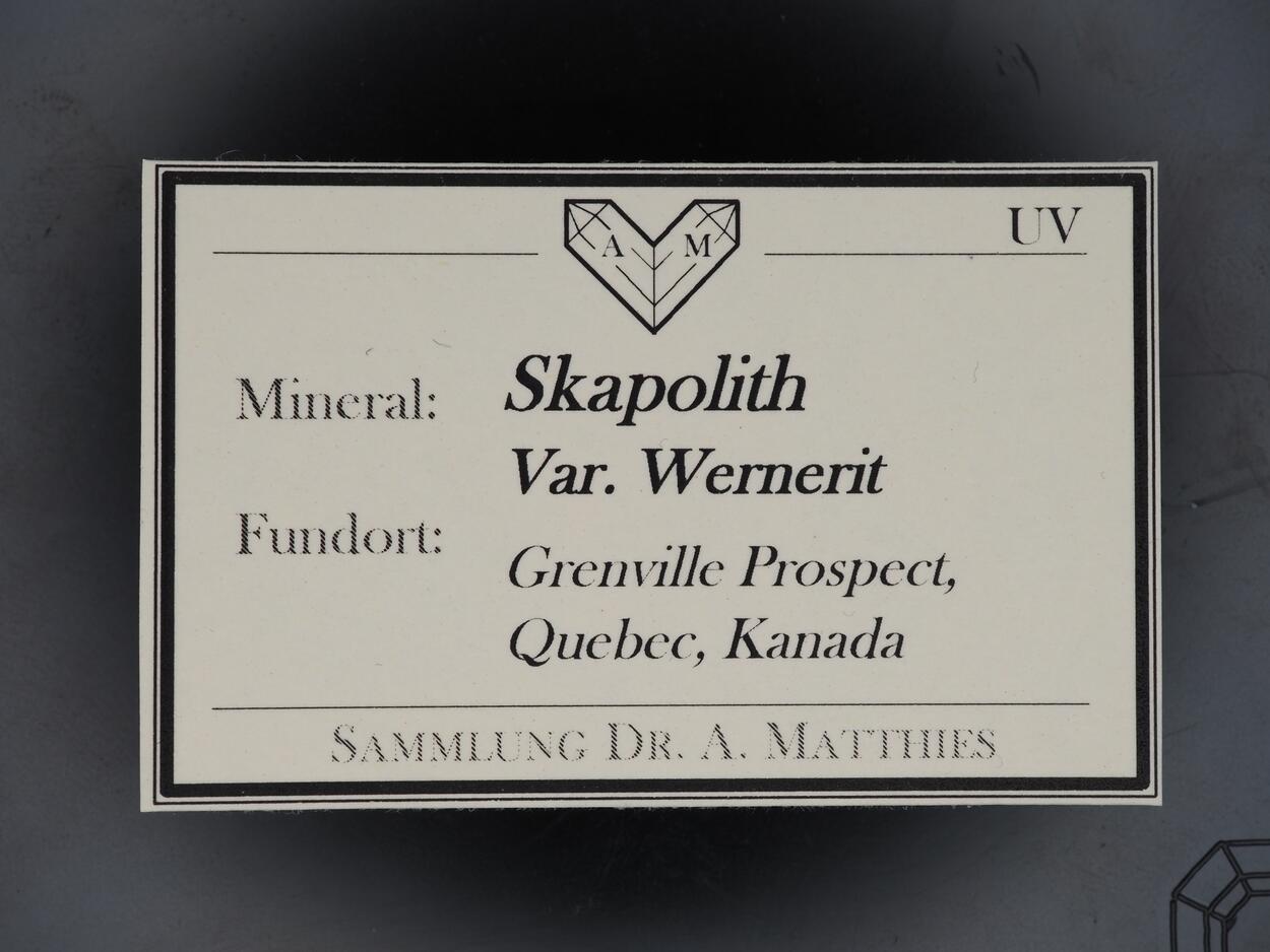 Scapolite Var Wernerite