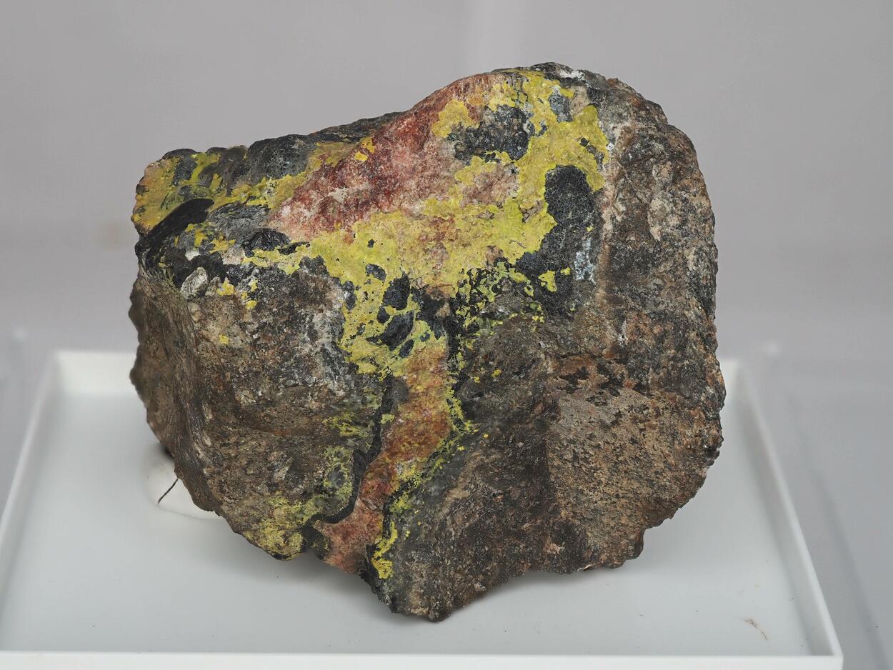 Liebigite & Uraninite