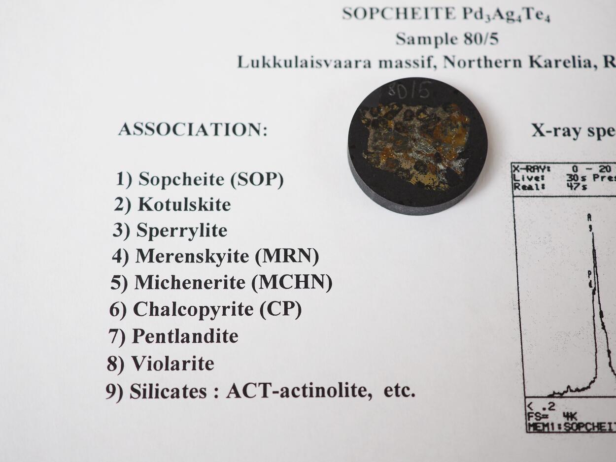 Sopcheite With Kotulskite & Merenskyite & Michenerite