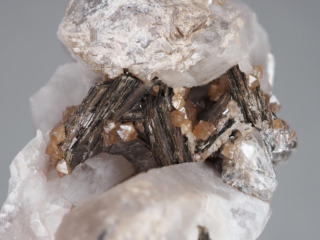 Scheelite & Zinnwaldite