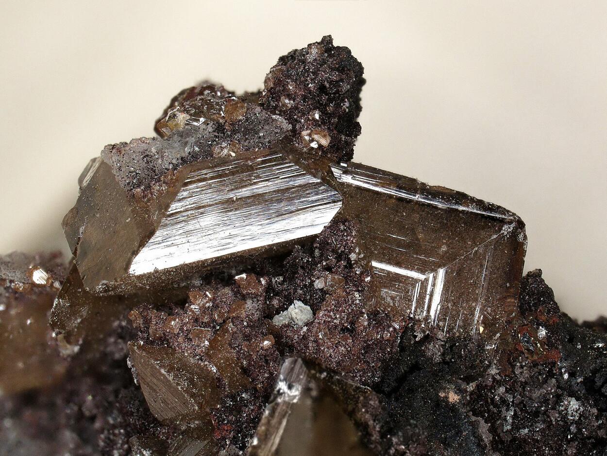 Wulfenite & Phlogopite