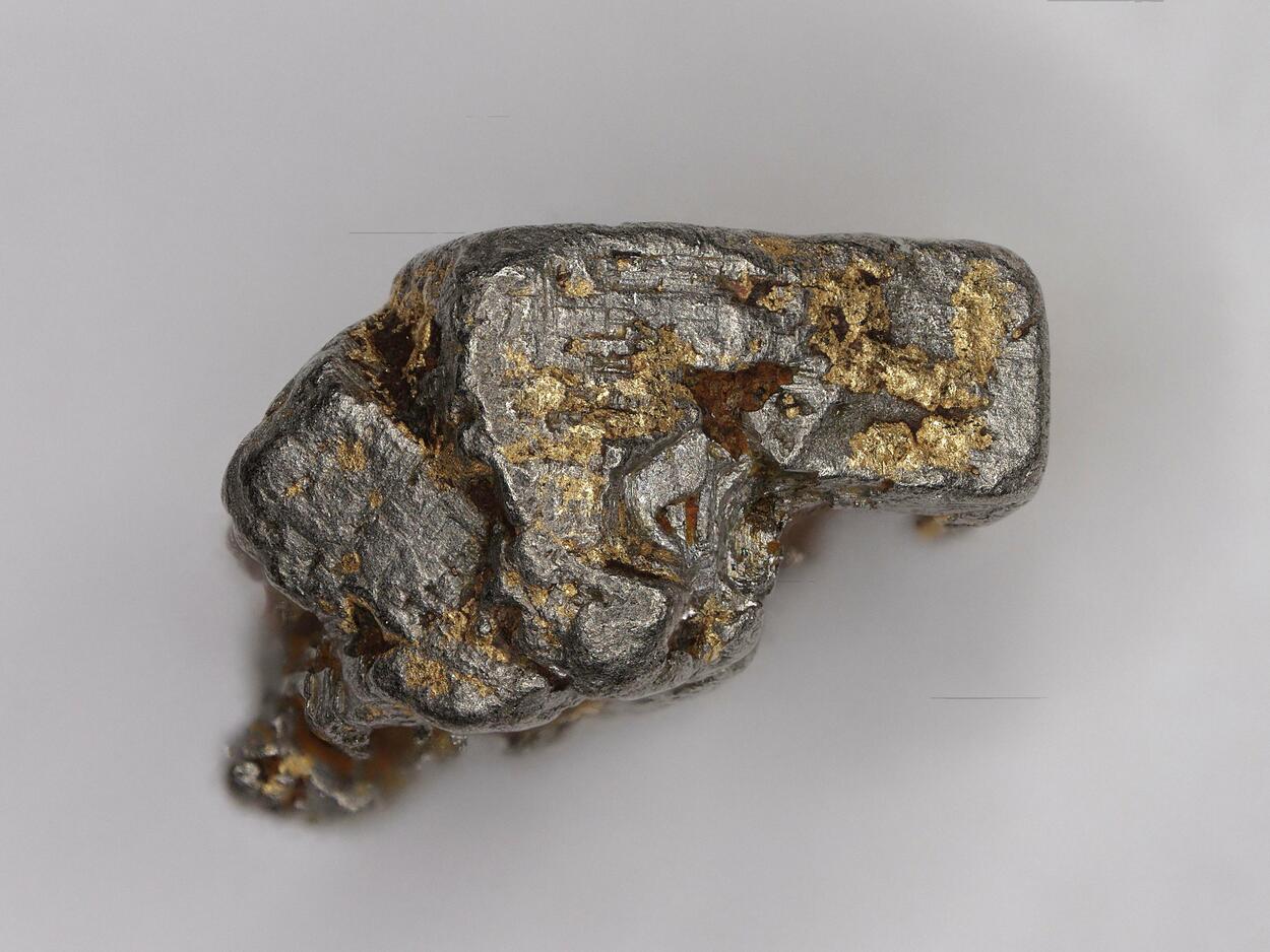 Isoferroplatinum & Gold