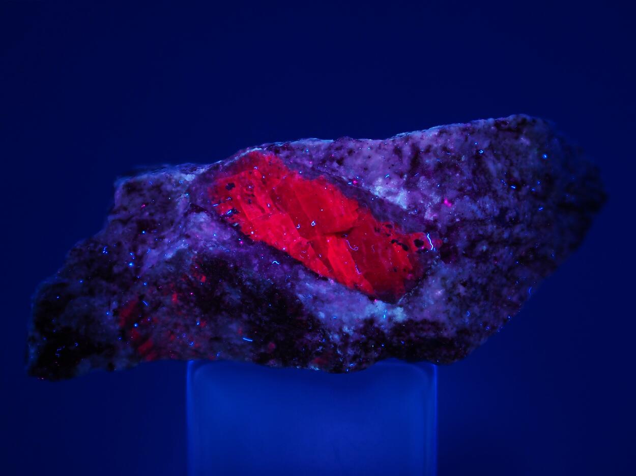 Ruby & Chromium Montmorillonite