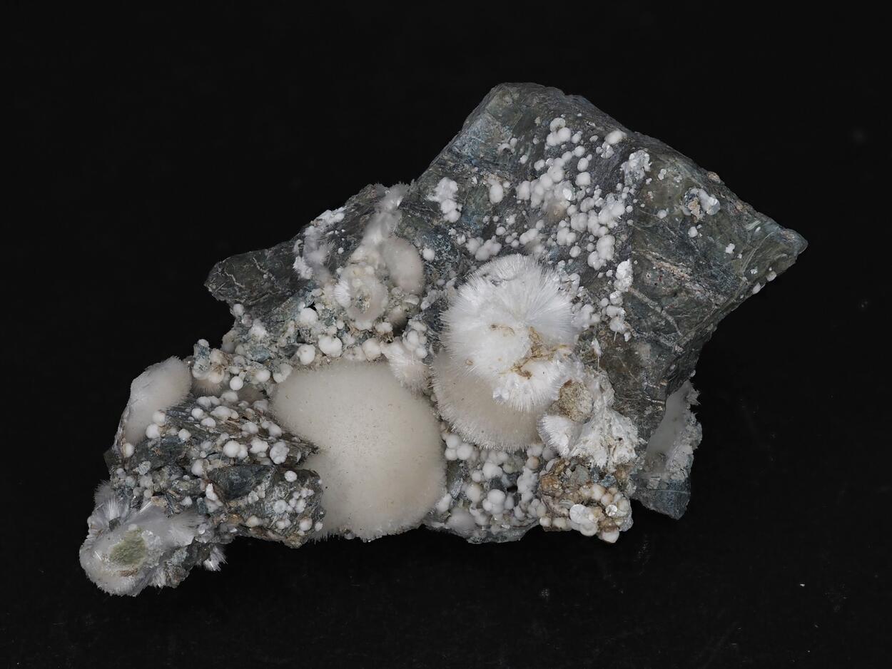 Artinite & Hydromagnesite