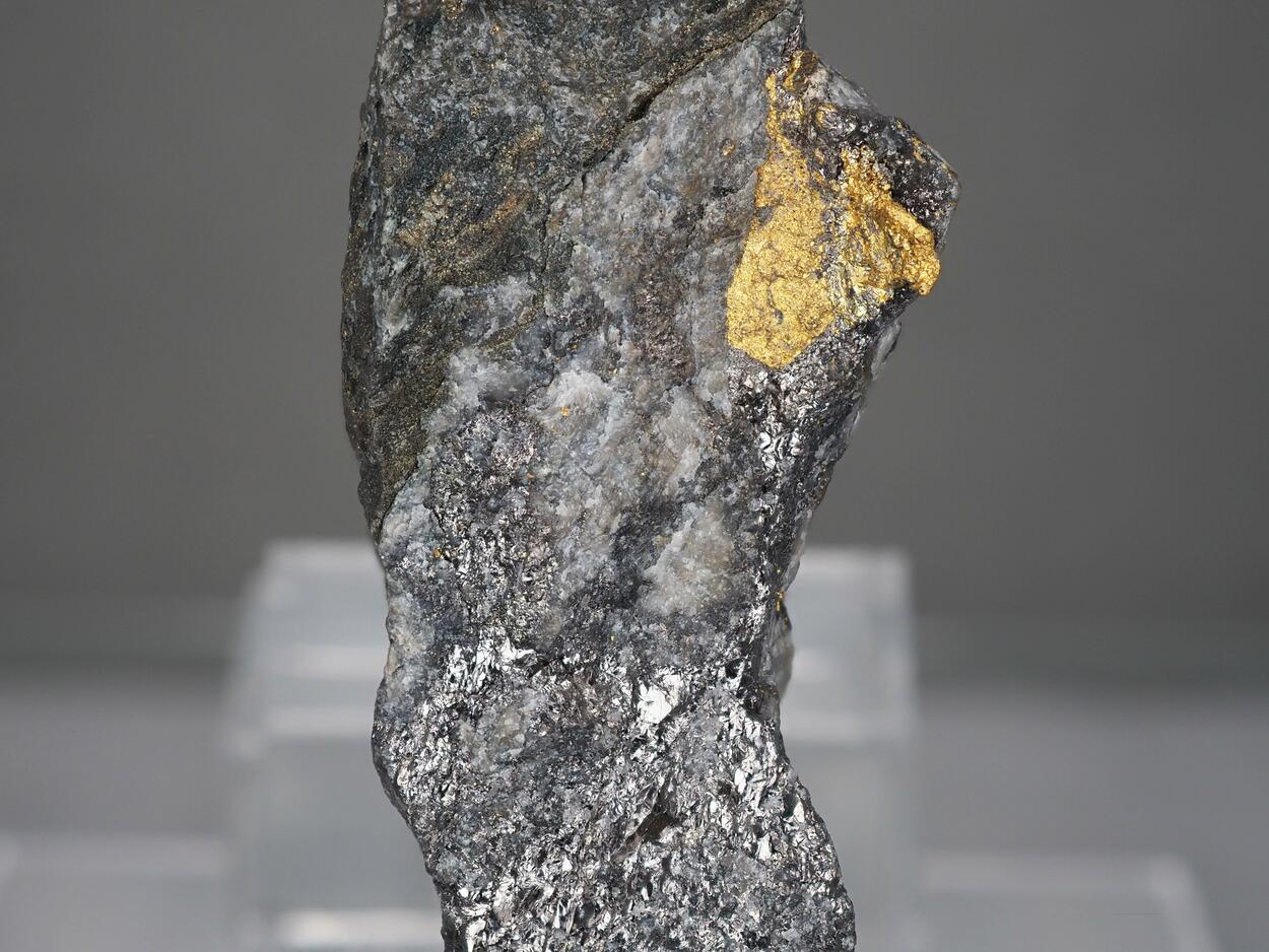 Native Gold & Coloradoite