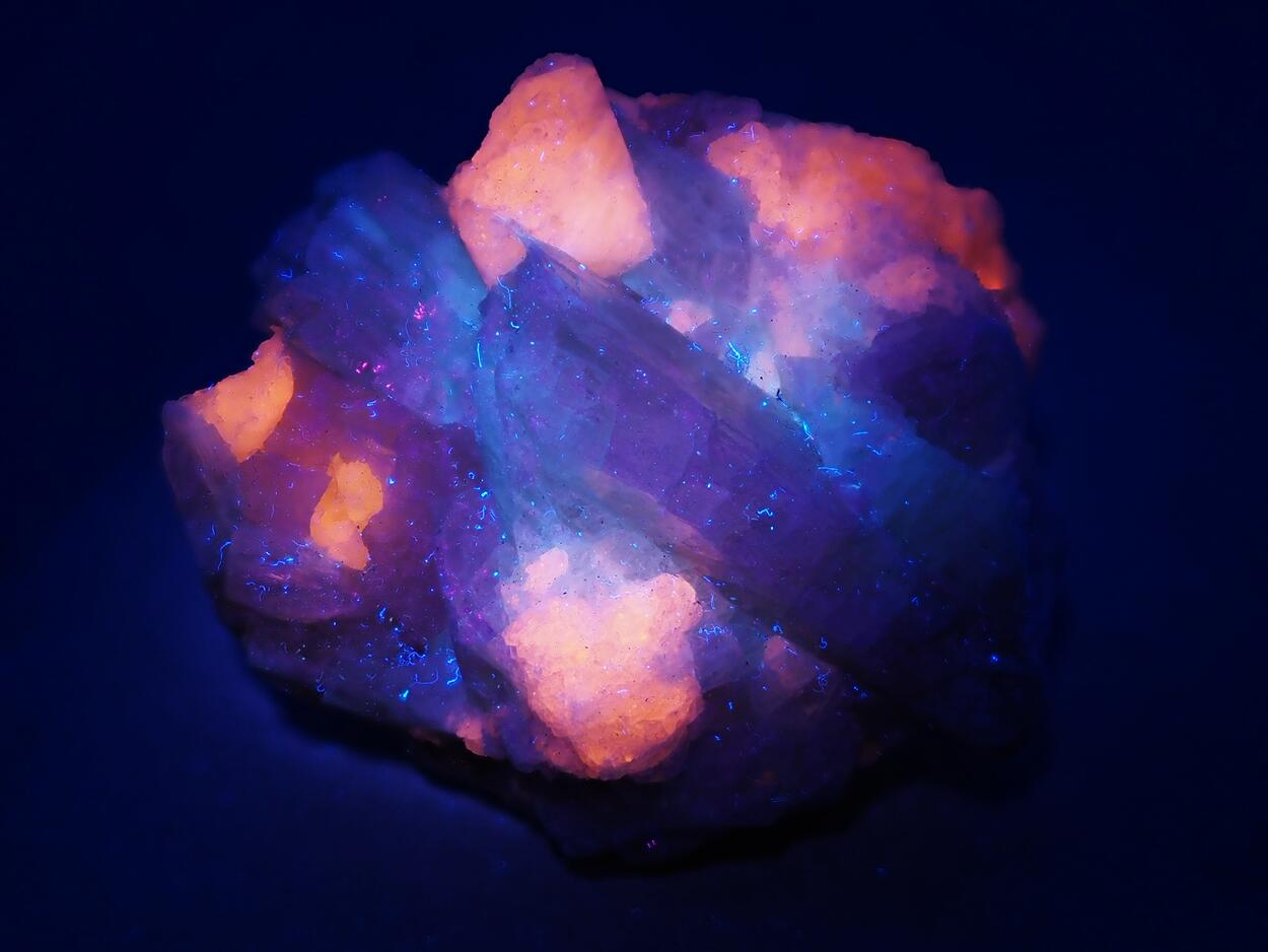 Richterite & Hackmanite