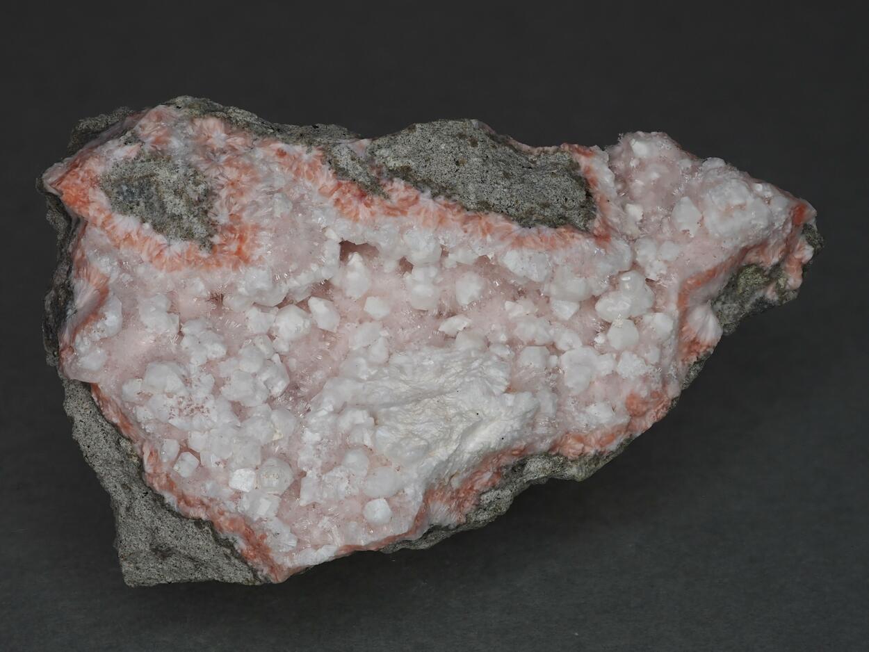 Fluorapophyllite-(K)