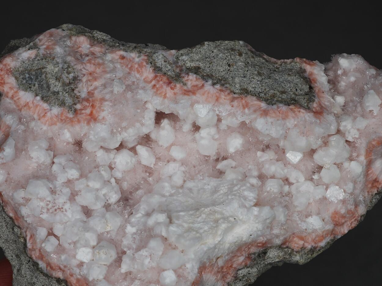 Fluorapophyllite-(K)