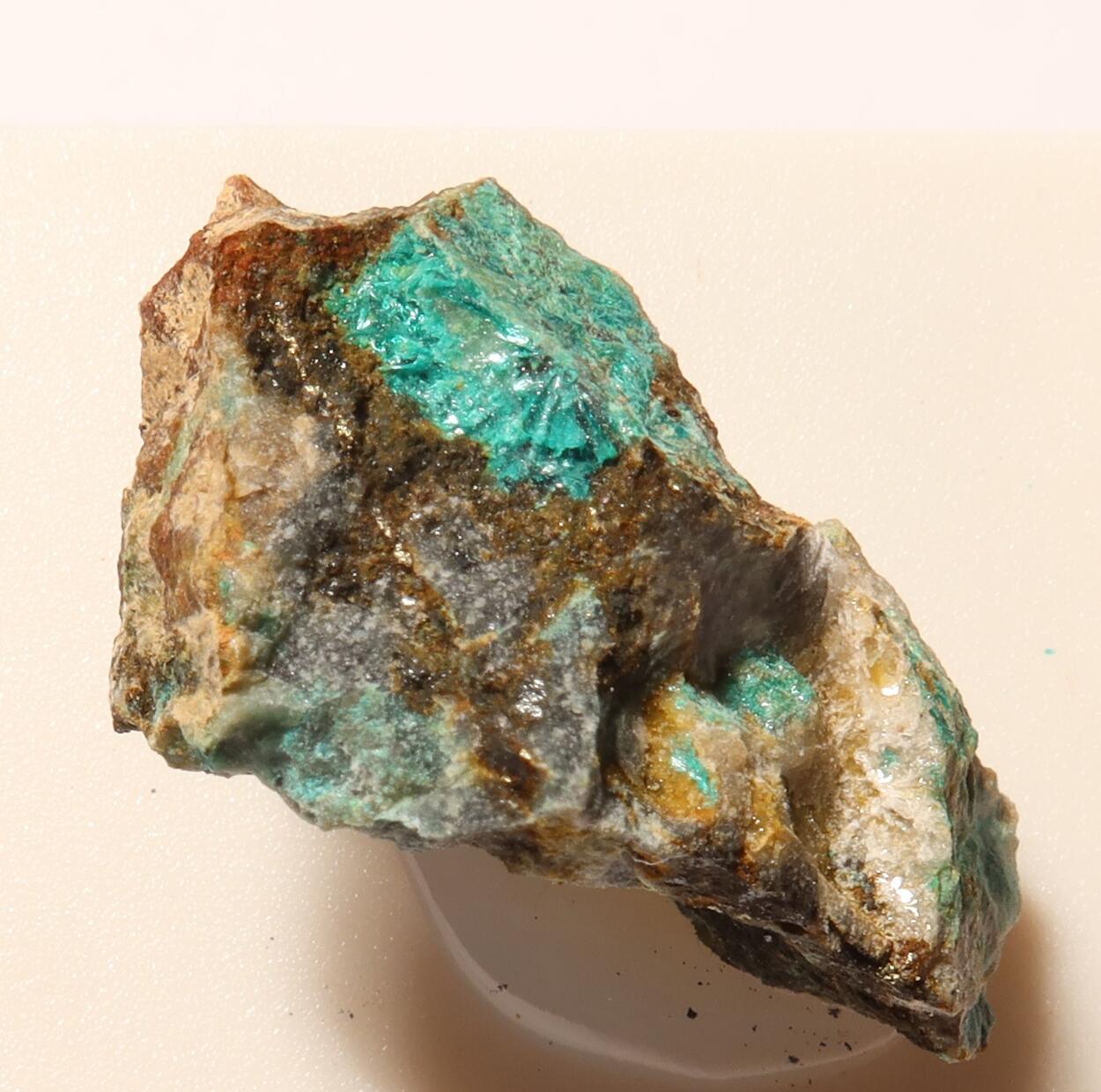 Tangdanite