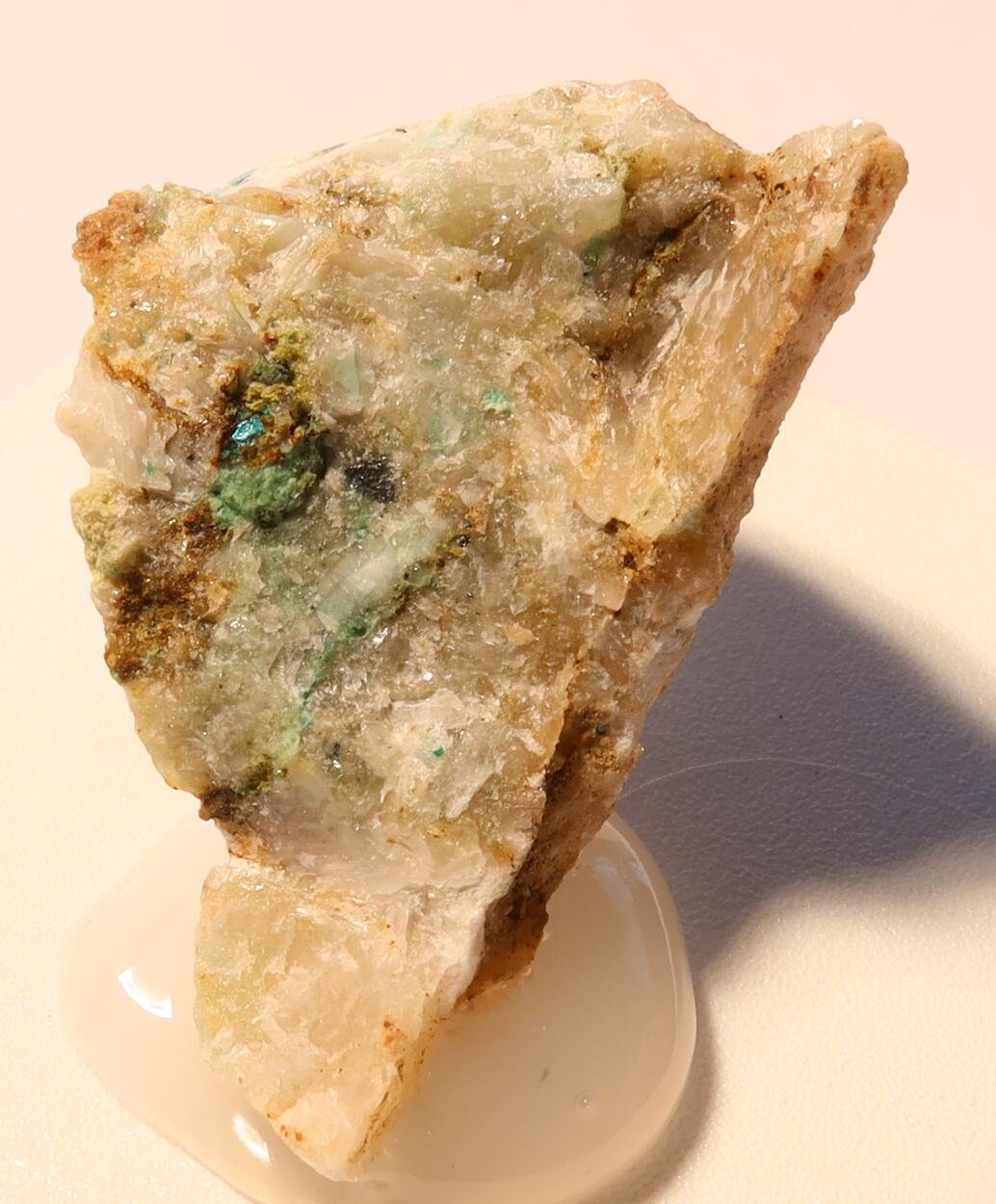 Tangdanite