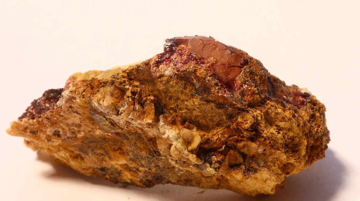 Delvauxite Tinticite & Calcioferrite