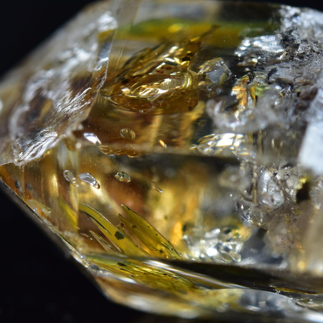 Quartz With Petroleum