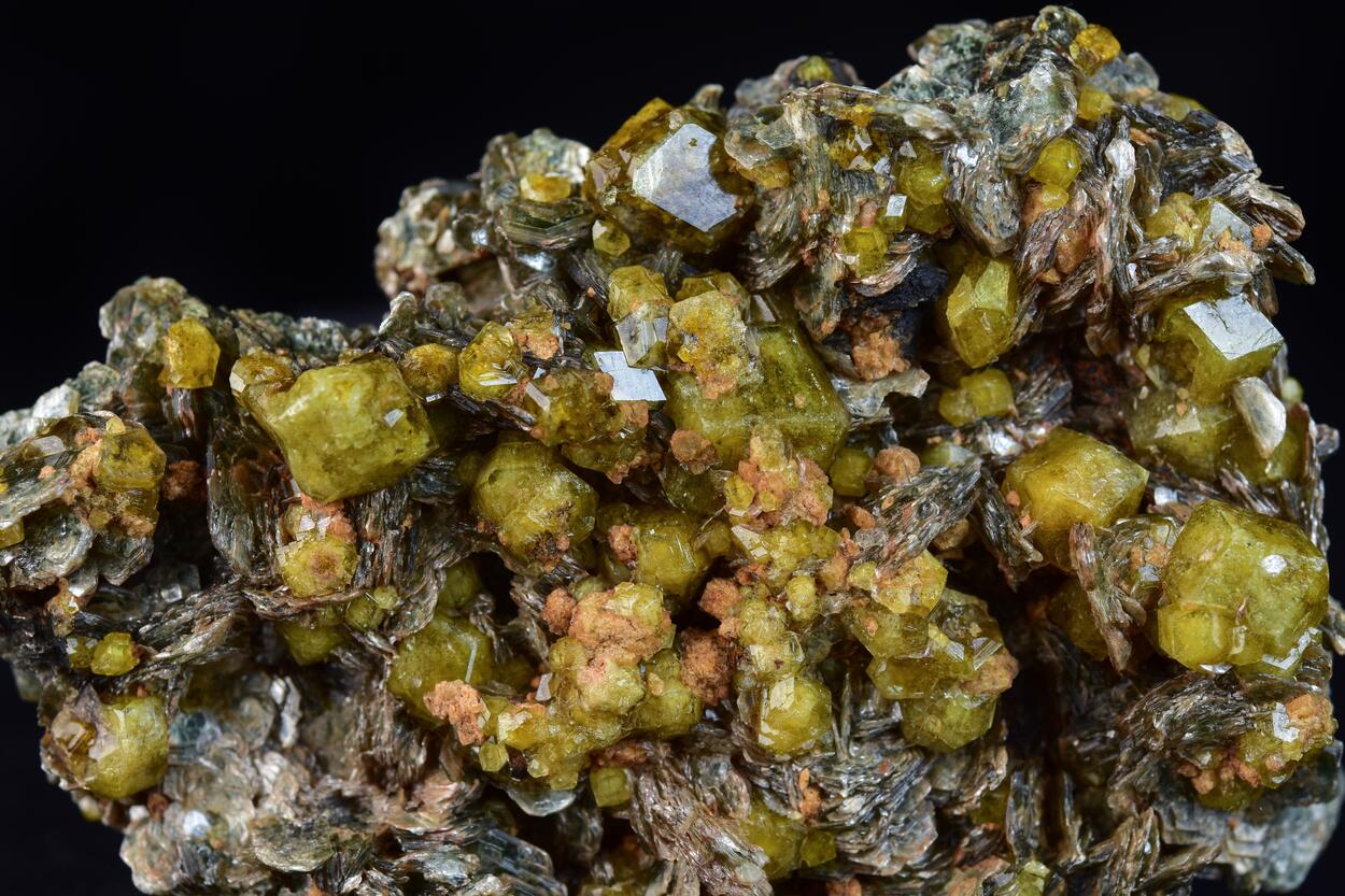 Garnet Var Ugrandite