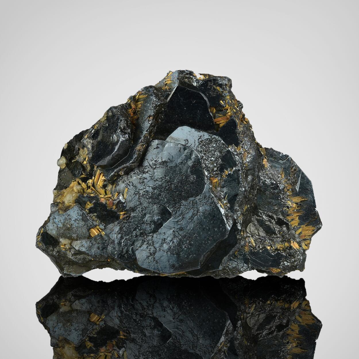 Ilmenite With Siegenite