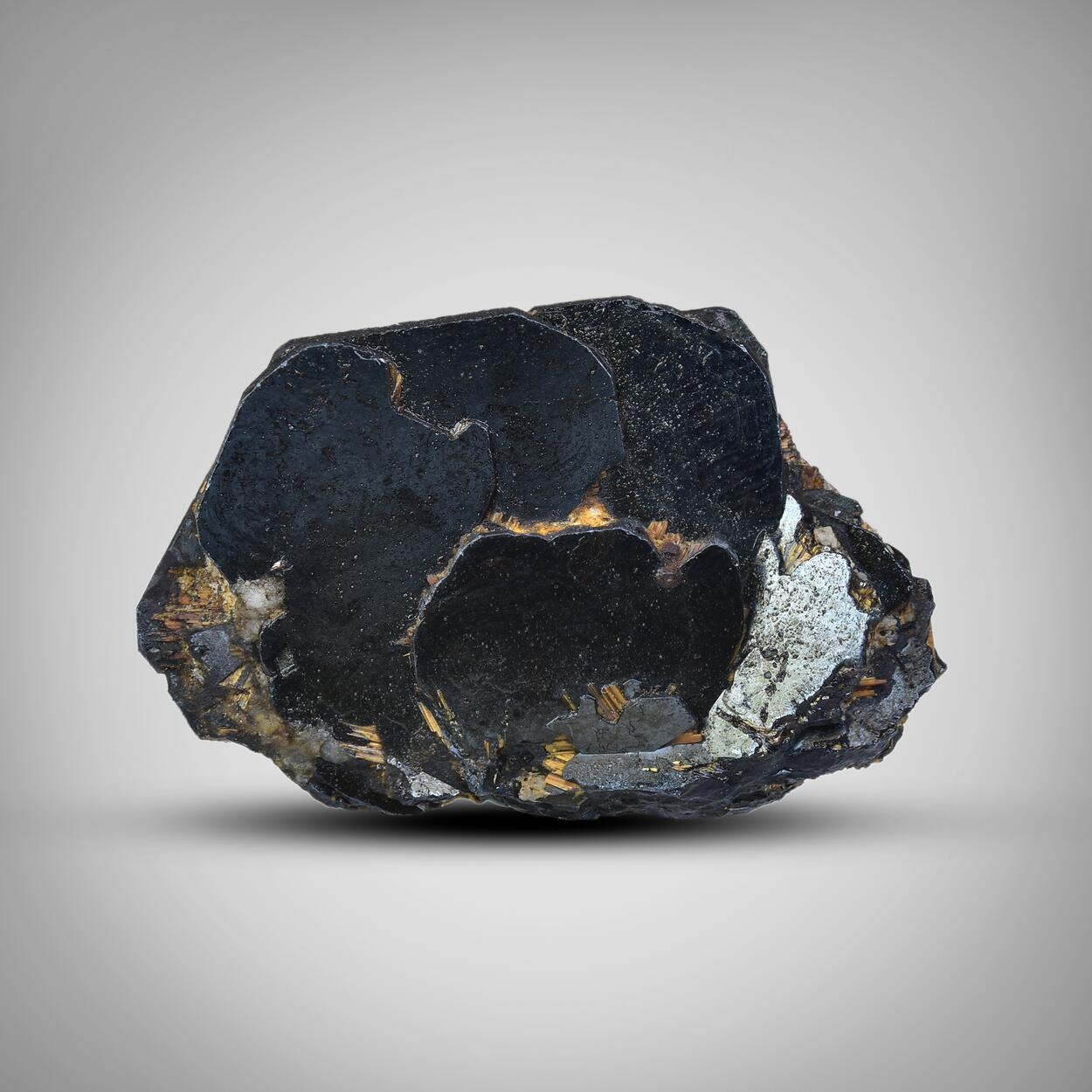 Ilmenite With Siegenite