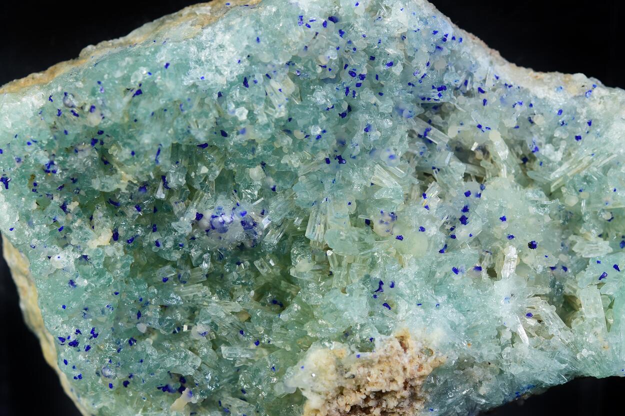 Aragonite With Lazurite