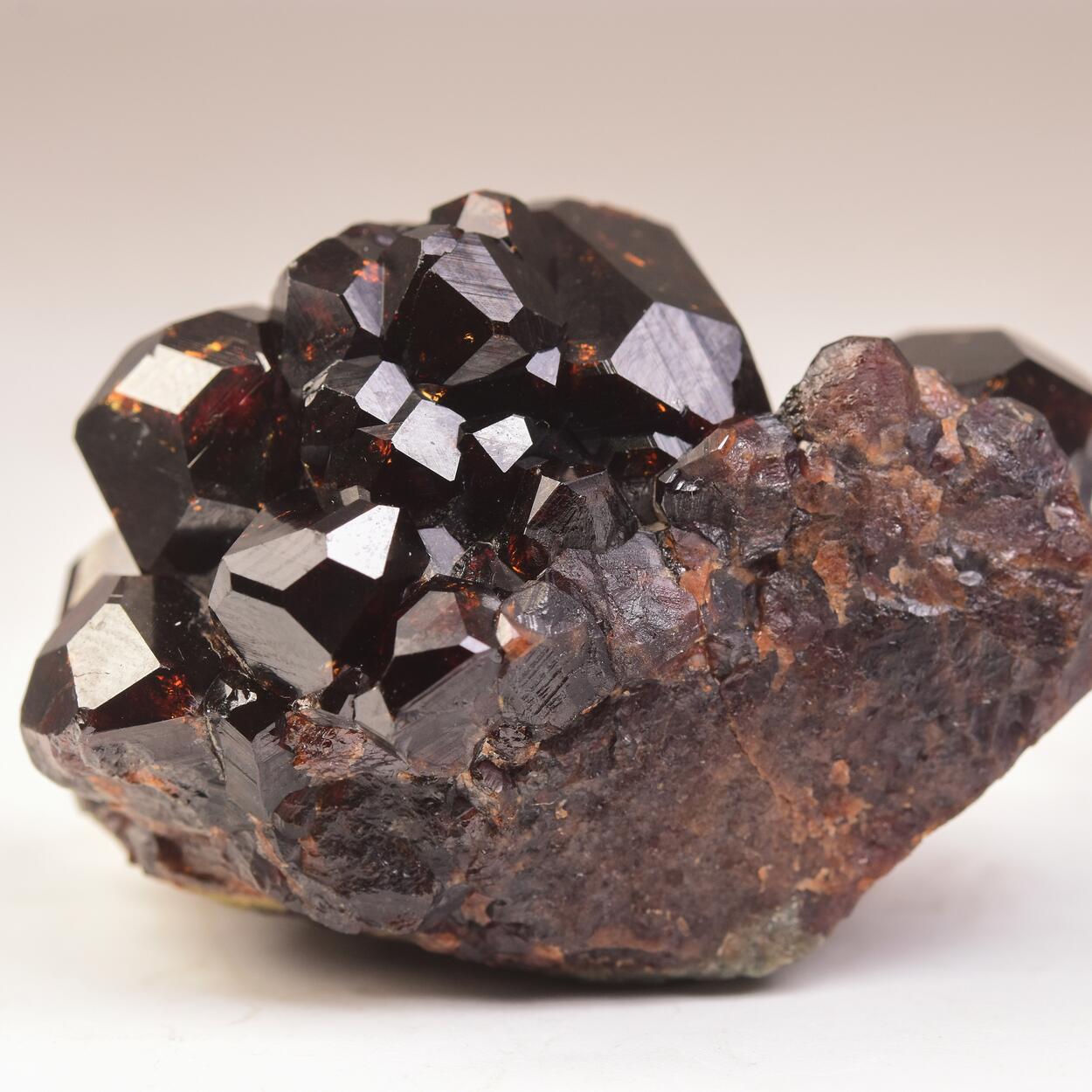Garnet Var Spessartine