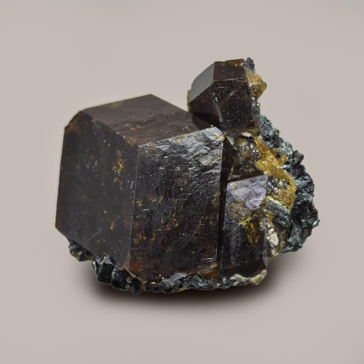 Garnet Var Andradite With Clinochlore