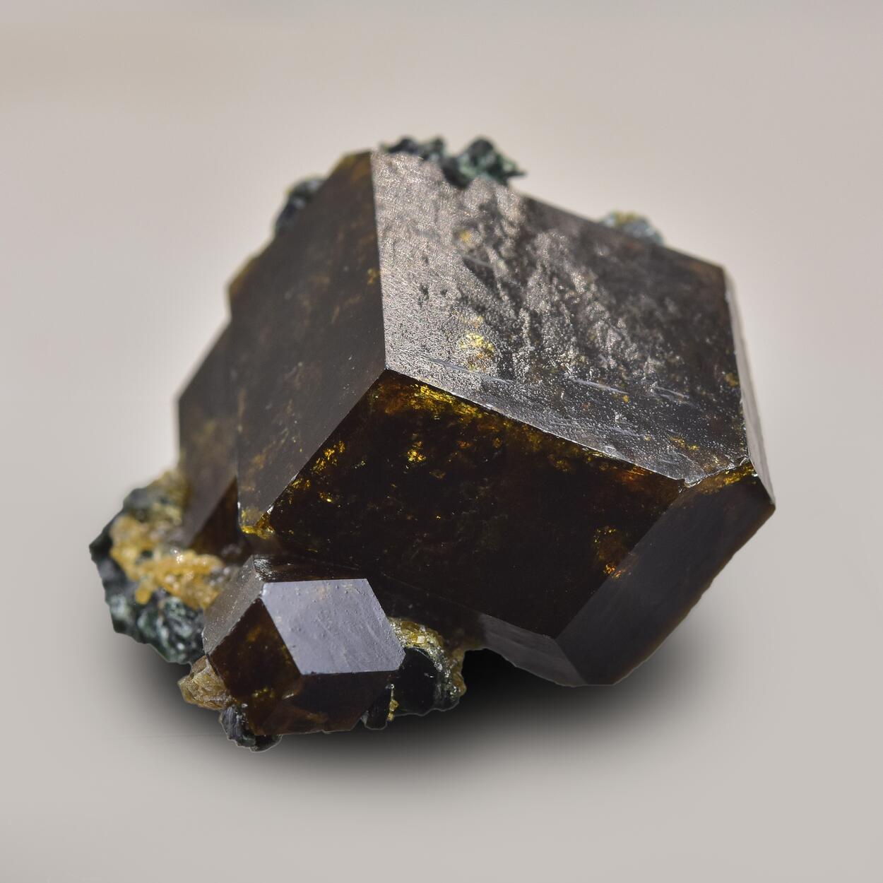Garnet Var Andradite With Clinochlore
