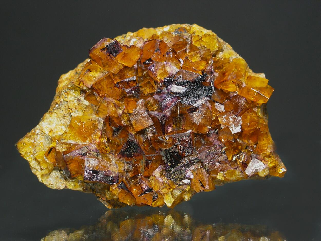 Fluorite Var Honigspat